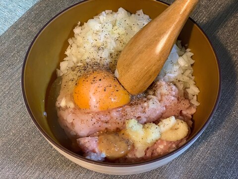 鍋が劇的に美味しくなる鶏つみれ